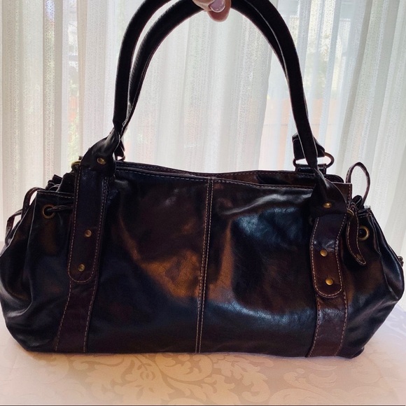 Handbags - 💜3/$30 Black Leather handbag